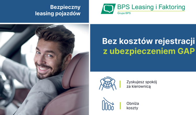 Baner przedstawia mężczyznę jadącego samochodem.